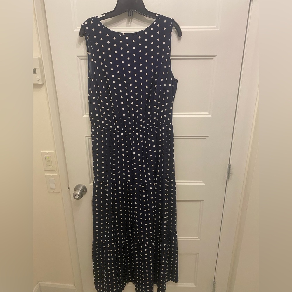 Elegant Navy Polka Dot Maxi Dress - Picture 3 of 4